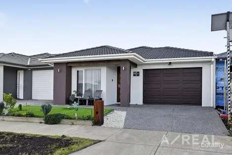 Property photo of 52 Sparrowhawk Crescent Deanside VIC 3336
