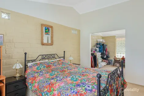 Property photo of 22 Strathmore Crescent Kalaru NSW 2550