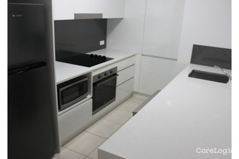 Property photo of 27 Chester Terrace Southport QLD 4215