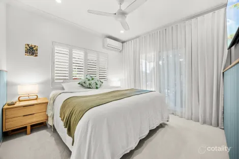 Property photo of 14 Staghorn Close Kamerunga QLD 4870