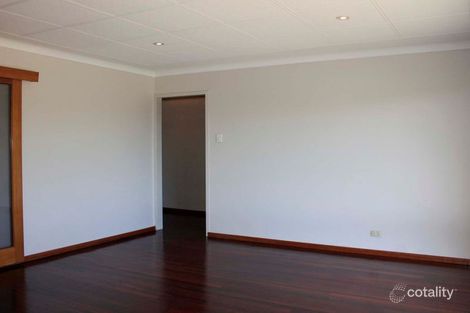 Property photo of 92 Railway Parade Queens Park WA 6107
