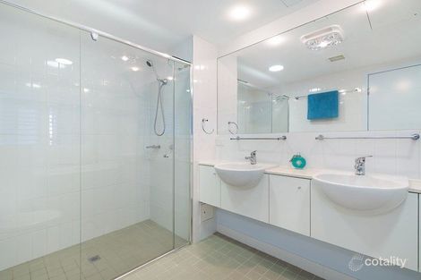 Property photo of 16/146 Prince Edward Parade Scarborough QLD 4020