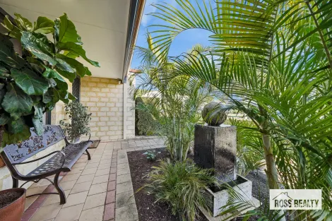 Property photo of 33 Turnstone Glade Bennett Springs WA 6063