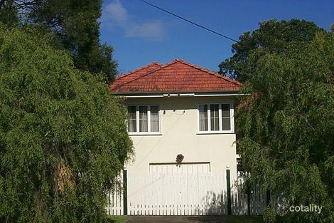 15 Osterley Rd, Yeronga, QLD 4104