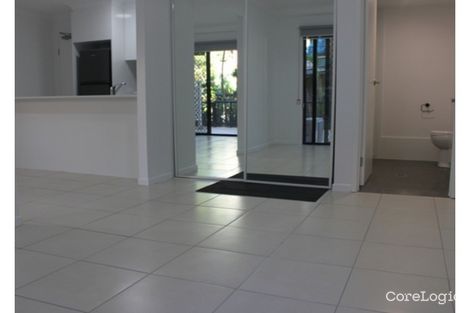 Property photo of 27 Chester Terrace Southport QLD 4215