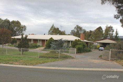 27 Emmaline Dr, Maiden Gully, VIC 3551