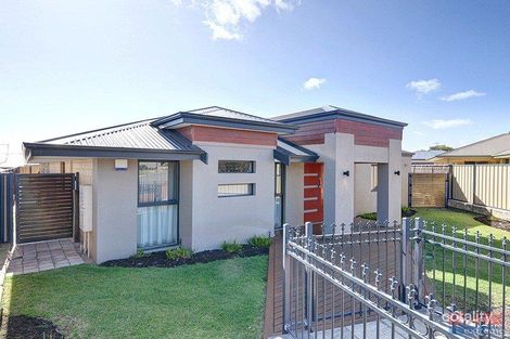 Property photo of 3 Jaeger Bend Tapping WA 6065