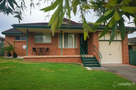 Property photo of 2 Lutea Place Forster NSW 2428