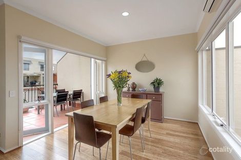 Property photo of 19 McNamara Mews Kensington VIC 3031