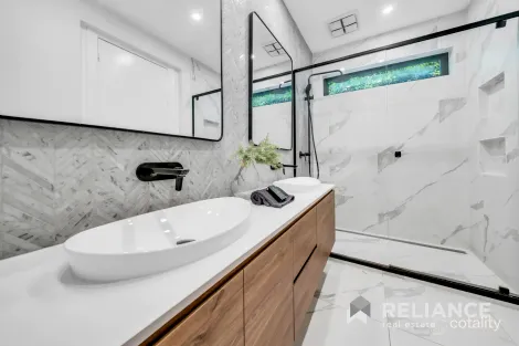 Property photo of 13 Irvine Rise Werribee VIC 3030