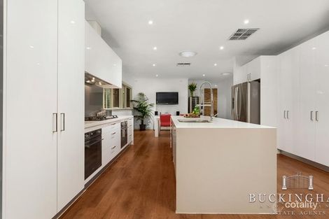 Property photo of 1402 Main Road Eltham VIC 3095