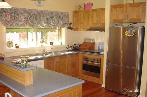 Property photo of 10 Butmar Close Werribee VIC 3030