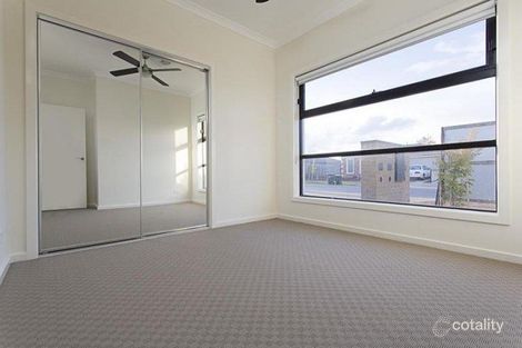 Property photo of 1/11 Grenache Street Point Cook VIC 3030