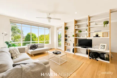 2/20 SHIRLEY GR, ST KILDA EAST, VIC 3183