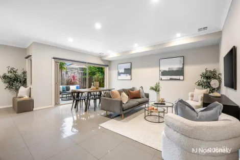 Property photo of 2/15 Faraday Road Croydon South VIC 3136