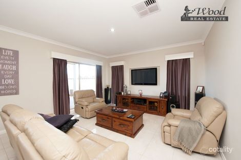 Property photo of 8 Silkyoak Court East Albury NSW 2640