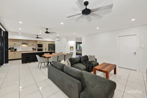 Property photo of 17 Deedes Crescent Bushland Beach QLD 4818