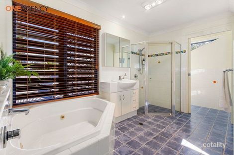 Property photo of 11 Dunnes Avenue Hope Island QLD 4212