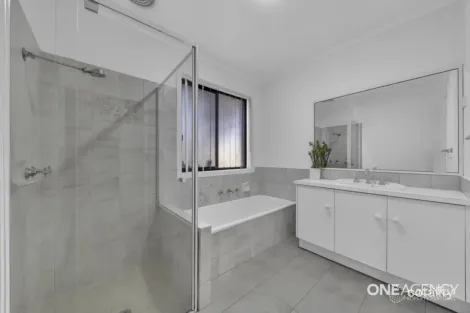 Property photo of 18 Carling Court Altona Meadows VIC 3028