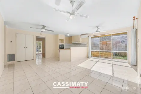 Property photo of 11 Peveril Crescent Cranbourne North VIC 3977
