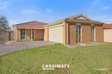 Property photo of 11 Peveril Crescent Cranbourne North VIC 3977
