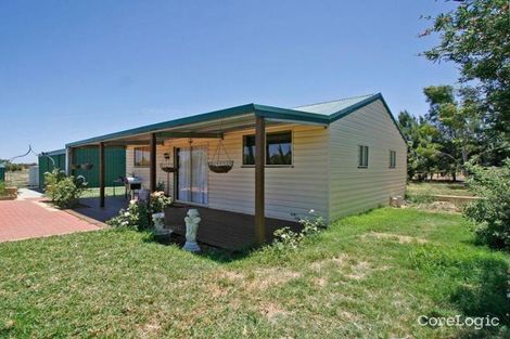 Property photo of 132 Bullock Drive Oakford WA 6121