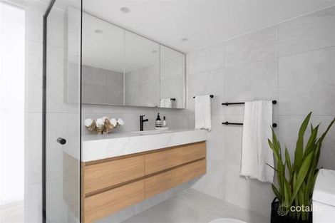 14e/4-12 Old Burleigh Rd, Surfers Paradise, QLD 4217