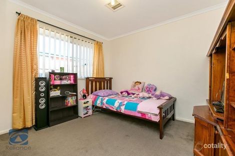 Property photo of 8 Nirringa Drive Hampton Park VIC 3976