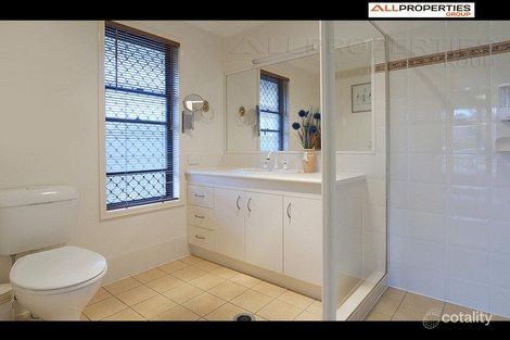 Property photo of 1 Goldeneye Place Forest Lake QLD 4078