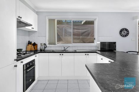 Property photo of 3 Maitland Place Caroline Springs VIC 3023