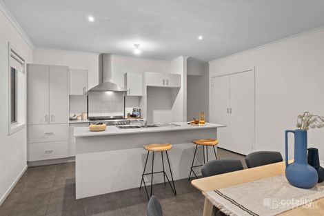 Property photo of 30 Elderberry Way Pakenham VIC 3810