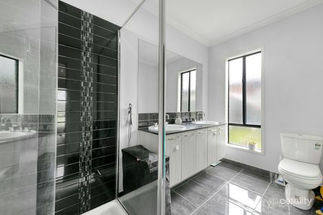 Property photo of 73 Stately Drive Cranbourne East VIC 3977