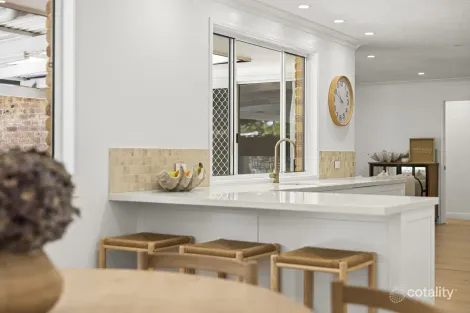 Property photo of 10 Maylen Court Highfields QLD 4352