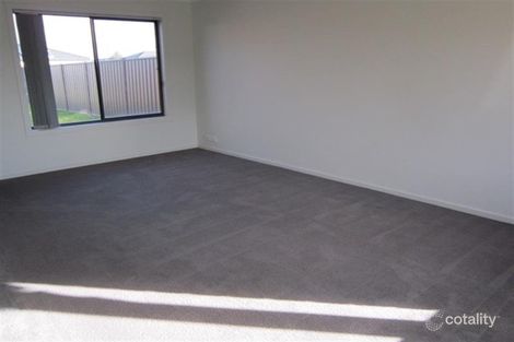 Property photo of 78 Duncombe Park Way Deer Park VIC 3023