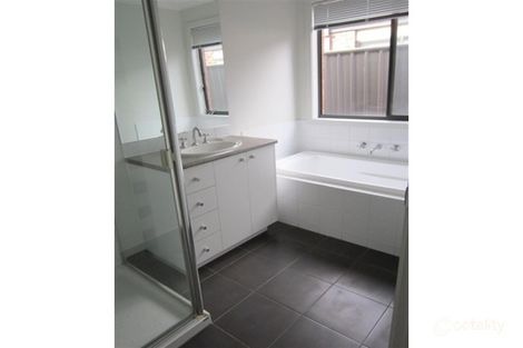 Property photo of 78 Duncombe Park Way Deer Park VIC 3023