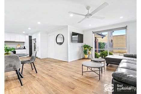 Property photo of 2/5 Binding Avenue Cranbourne VIC 3977