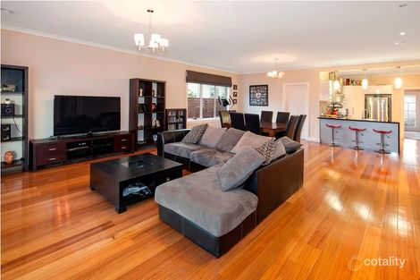 Property photo of 18 Linden Avenue Wendouree VIC 3355