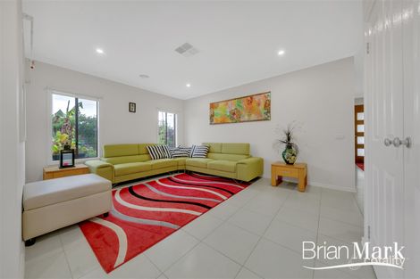 Property photo of 2 Swiss Way Manor Lakes VIC 3024