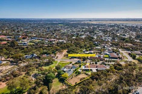 Property photo of 2 Kara Crescent Gulfview Heights SA 5096