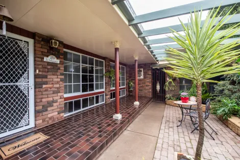 Property photo of 1 Leonard Street Dubbo NSW 2830