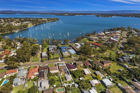 Property photo of 17 Gordon Avenue Summerland Point NSW 2259