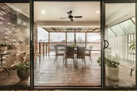 Property photo of 15 Zeil Circuit Thurgoona NSW 2640