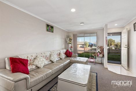 Property photo of 27 Lan Avenue Altona Meadows VIC 3028