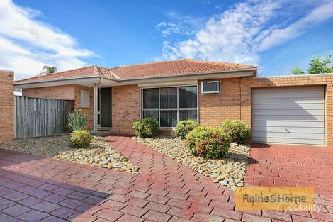 2/14 Callanan Dr, Melton South, VIC 3338