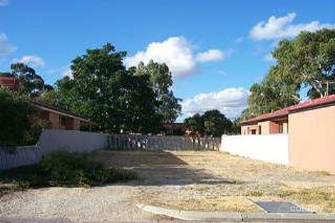 10 Walton St, Queens Park, WA 6107