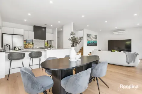 Property photo of 13 Westminster Drive Avondale Heights VIC 3034