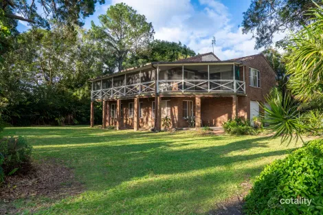 40 Marandowie Dr, Iluka, NSW 2466