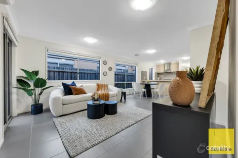 Property photo of 32 Chantelle Parade Tarneit VIC 3029