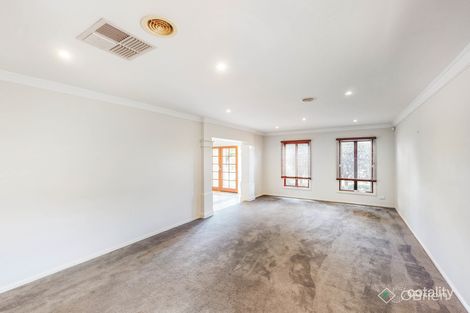 Property photo of 2 Salisbury Court Berwick VIC 3806