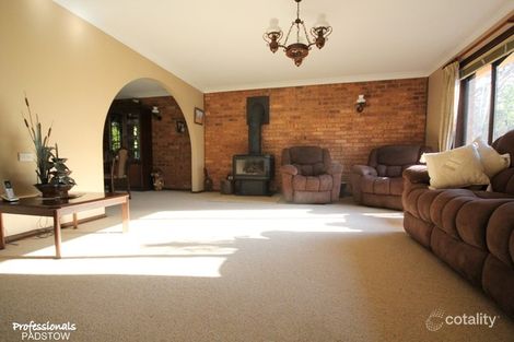 Property photo of 25 Drysdale Avenue Picnic Point NSW 2213